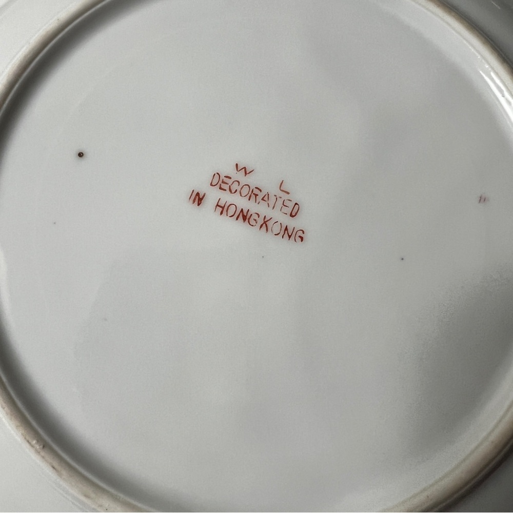 Vintage Hand Painted Plate Decorated In Hong Kong - Picture 8 of 9